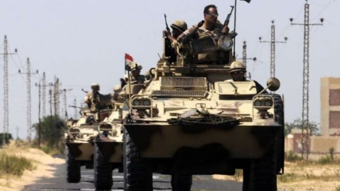 VIVA Militer: Konvoi kendaraan militer Mesir di Sirte, Libya
