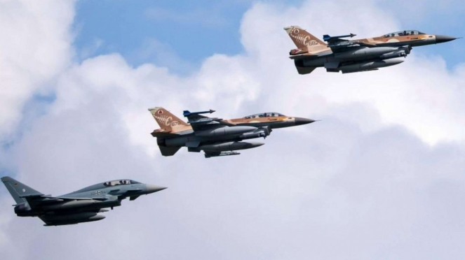 VIVA Militer: Jet Tempur Eurofighter Jerman dan Jet Tempur F-16 Israel 