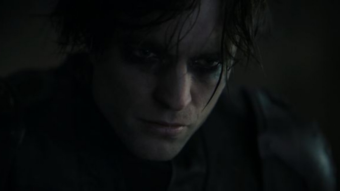 Robert Pattinson sebagai Bruce Wayne di The Batman.