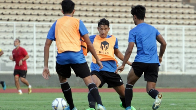 Jack Brown dalam latihan Timnas Indonesia U-19