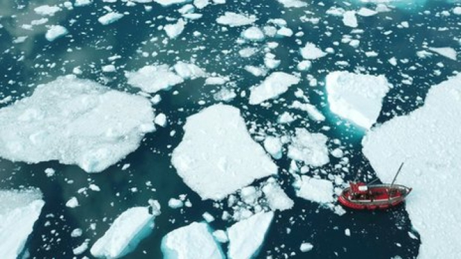 Bongkahan es di Greenland.