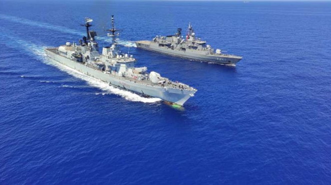VIVA Militer: Kapal rudal Italia bareng kapal fregat Turki di Mediterania.