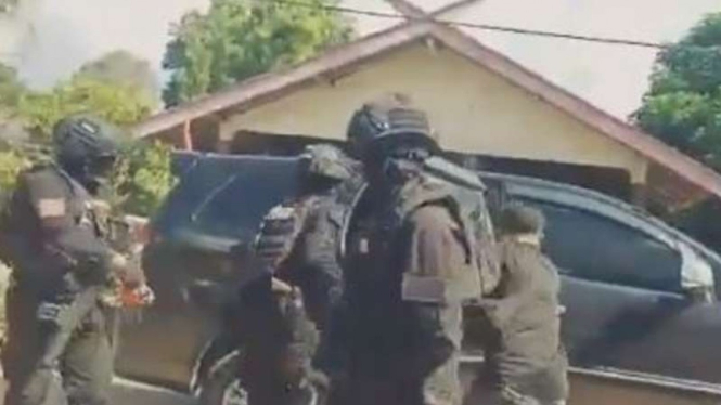 Viral video Ketua Komunitas Adat Kinipan ditangkap