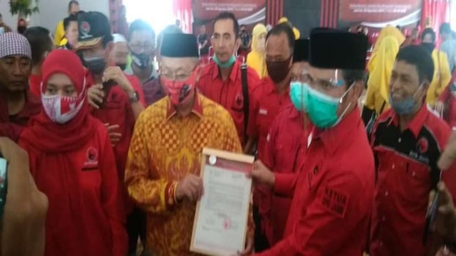 Pasangan Cek Endra dan Ratu Munawaroh resmi diusung PDIP di Pilkada Jambi