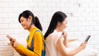 Begini, Nih! Perilaku Emak-emak Milenial Saat Belanja Online
