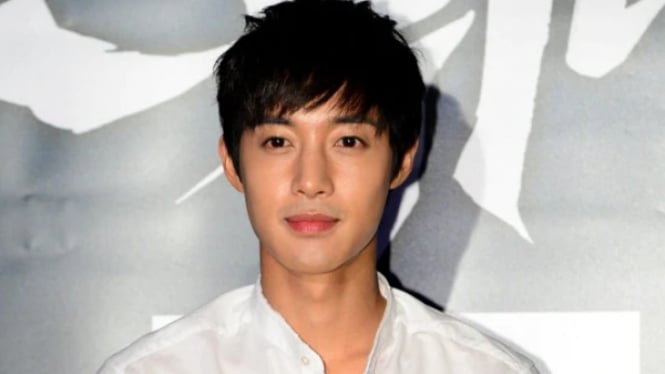 Kim Hyun Joong.