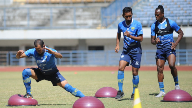 Sesi latihan Persib Bandung