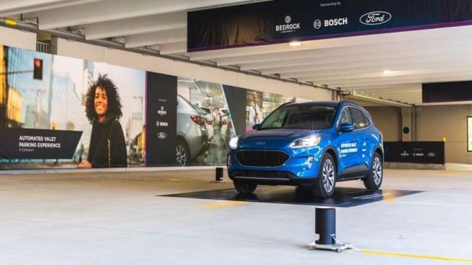 Mobil Ford dipasangi teknologi pencari parkir otomatis