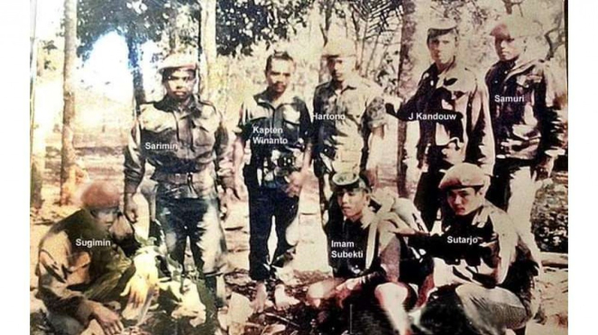 VIVA Militer : Pelda KKO (Purn) Evert Julius van Kandou bersama prajurit KKO 