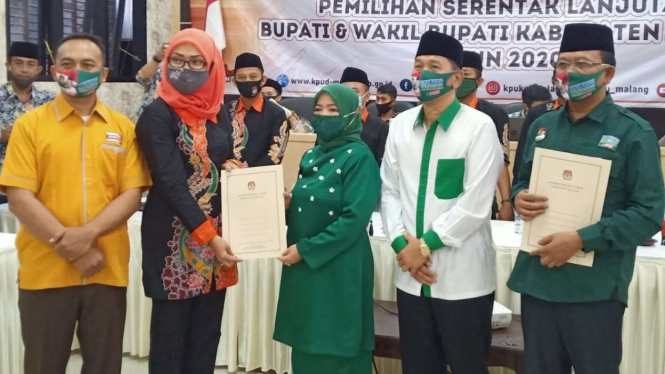 Pasangan Calon Bupati dan Wakil Bupati Malang Lathifah-Didik Budi daftar ke KPU 