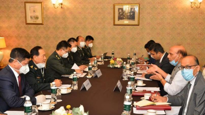 VIVA Militer: Pertemuan Menhan India dan Menhan China di Moskow, Rusia.