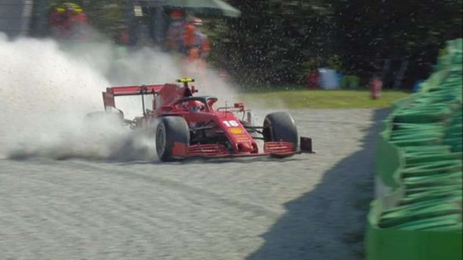 Charles Leclerc pembalap Ferrari kecelakaan di GP Italia