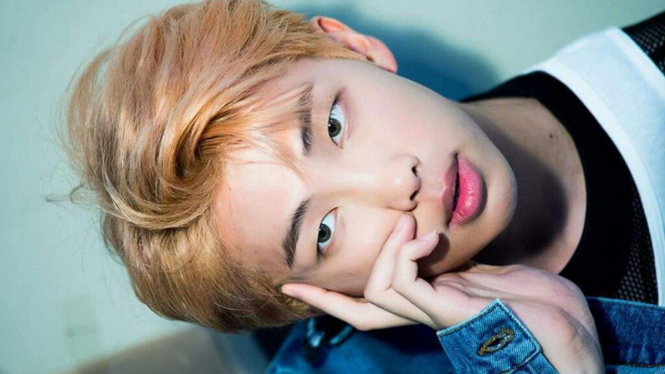 The Impact of Kim Namjoon's Blue Hair on Fans - wide 9