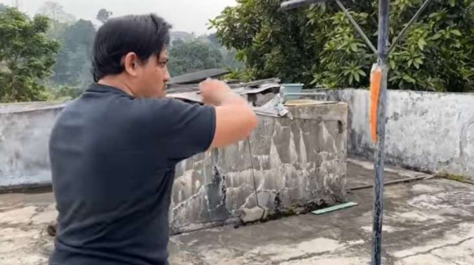 Agus Setiawan Jaya, guru dari Chintya Candranaya