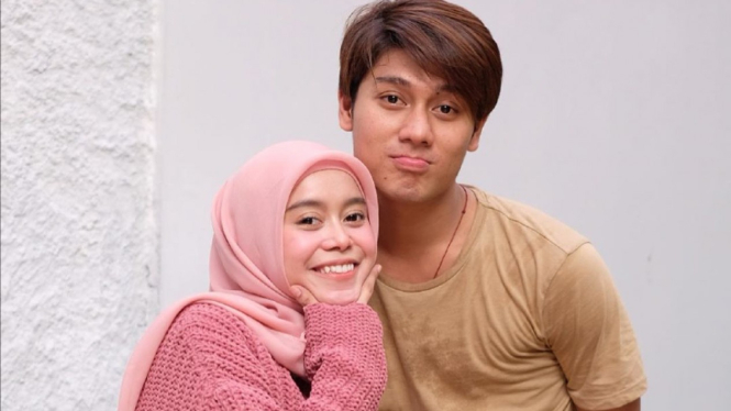 Rizky Billar dan Lesti Kejora.