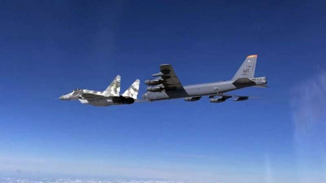 VIVA Militer: Jet tempur MiG-29 Ukraina mengawal pesawat pembom B-52 AS