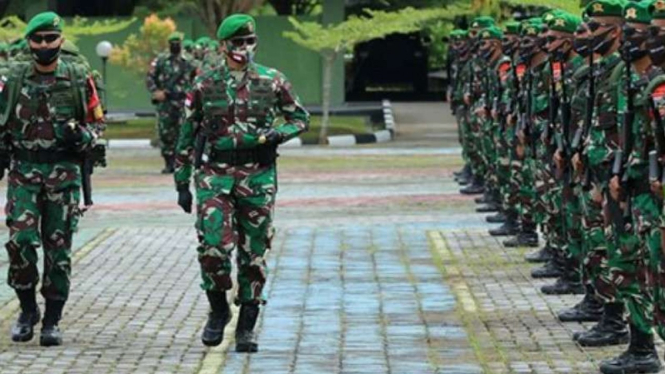 VIVA Militer: Pangdam XII/Tanjungpura, Mayjen Muhammad Nur dan Yonif 407/PDK