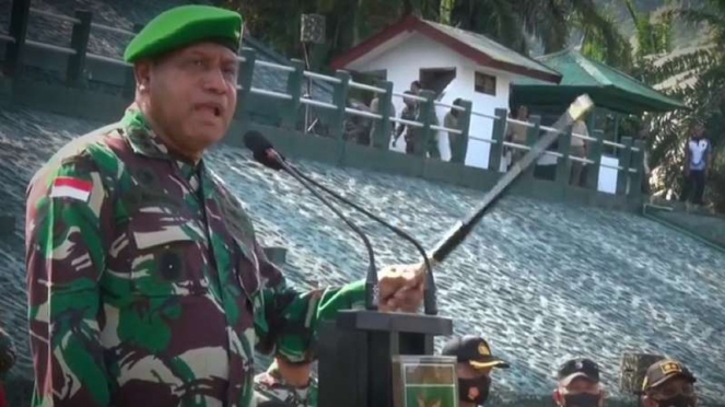 VIVA Militer: Pangdam XVII/Cenderawasih Mayjen TNI Herman Asaribab
