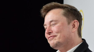 Elon Musk Bapak yang Aneh, Lupa Nama Anaknya Sendiri