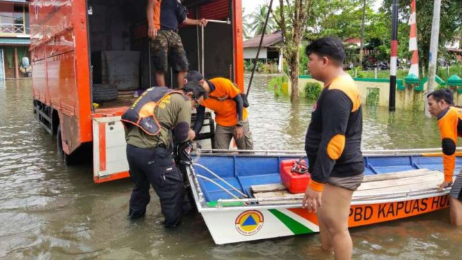 Banjir landa Kota Putusibau, Kalimantan Barat.