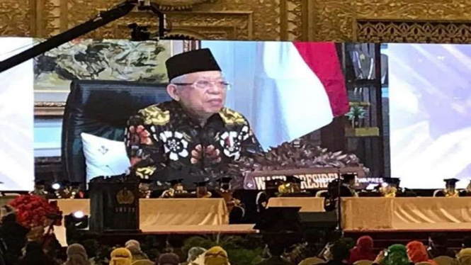 Wapres Ma'ruf Amin membuka PKKMB Unesa, Surabaya, Jawa Timur