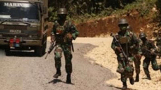 VIVA Militer: Konvoi pasukan Brigif 2 Marinir TNI