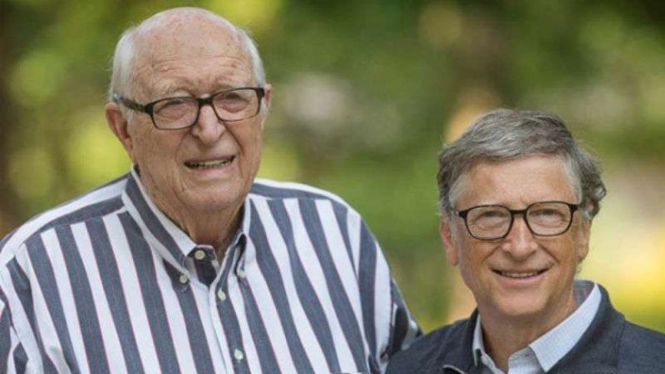 Bill Gates bersama ayahnya Bill Gates Sr. 