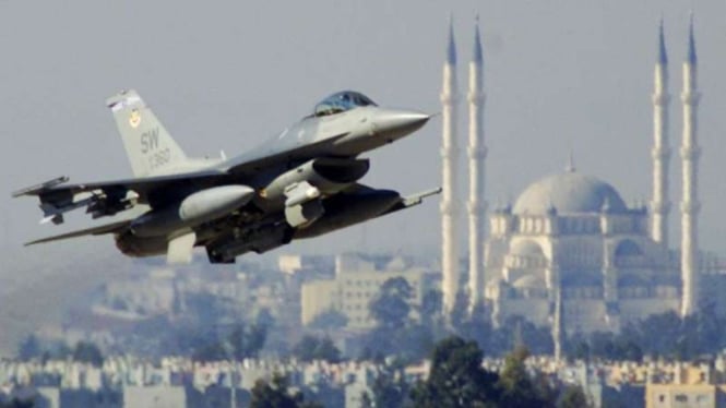 VIVA Militer: Jet tempur F-16 AS terbang dari Pangkalan Incirlik, Turki