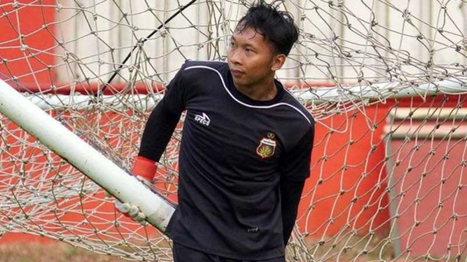 Kiper Bhayangkara FC, Awan Setho