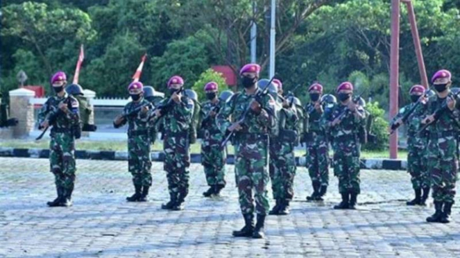 VIVA Militer : Pasukan Marinir TNI AL yang akan bertugas menjaga pulau terluar