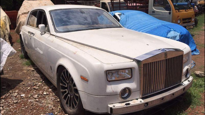 Rolls-Royce yang dibuang oleh pemiliknya