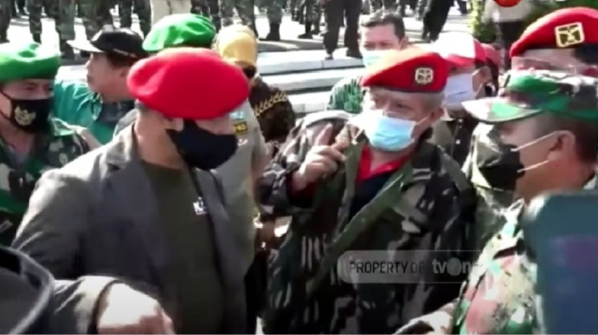 Jenderal (purn) TNI Gatot Nurmantyo di TMP Kalibata