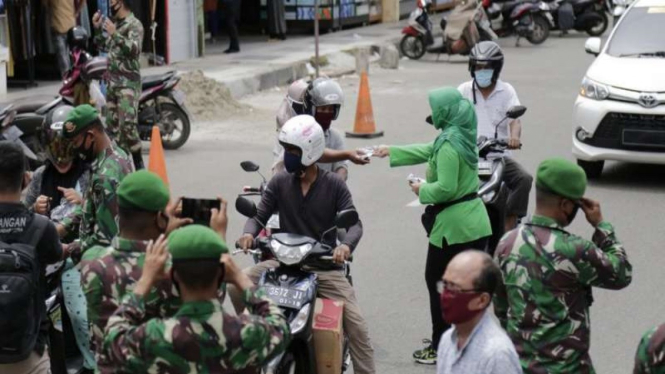 Gerakan peduli masker Prajurit Kodam Iskandar Muda Aceh