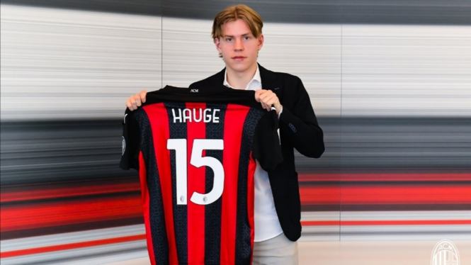 Pemain baru AC Milan, Jens Petter Hauge. 