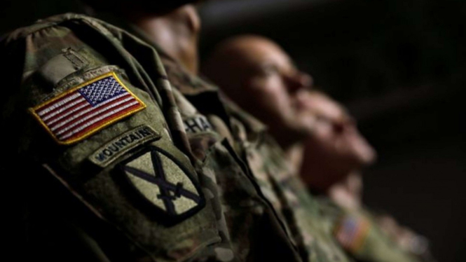 VIVA Militer: Batch Bendera Amerika Serikat di Seragam Tentara AS