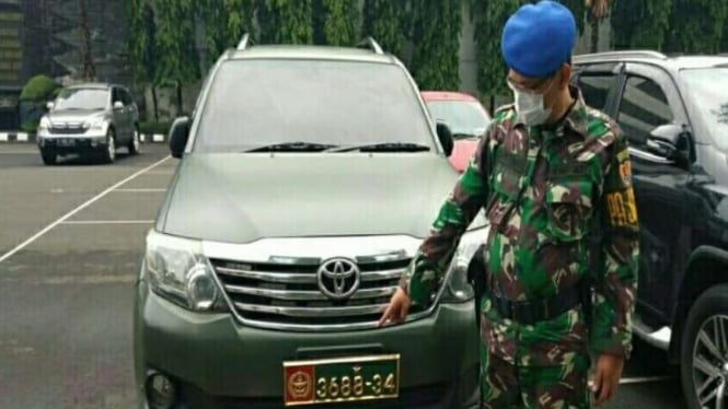 VIVA Militer : Pomad amankan Mobil dinas milik TNI AD yang digunakan warga sipil
