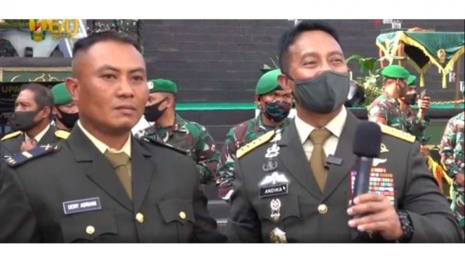 VIVA Militer : KSAD Jenderal TNI Andika Perkasa bersama Letda Deny Adriani