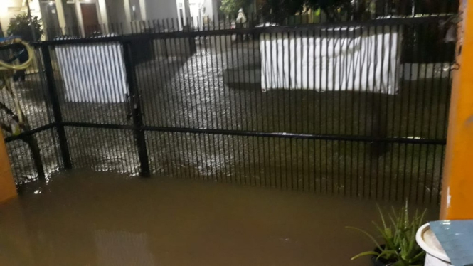 Hujan deras, Depok dikepung Banjir