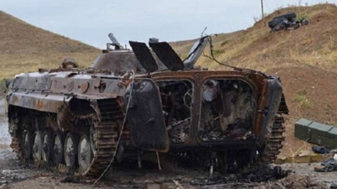 VIVA Militer: Kendaraan lapis baja militer Azerbaijan hancur