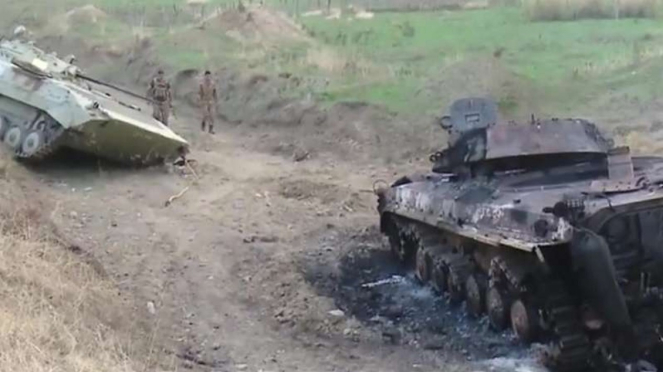 VIVA Militer: Tank militer Armenia hancur diserang pasukan Azerbaijan