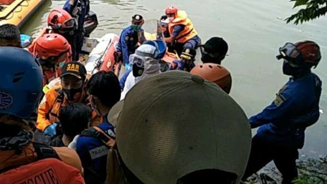 Penemuan bocah tenggelam di Kali Pesanggrahan, Rawa Buaya, Cengkareng