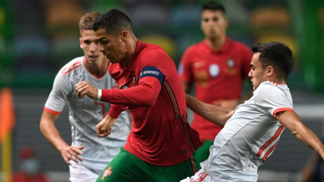 Aksi Cristiano Ronaldo di laga Portugal versus Spanyol