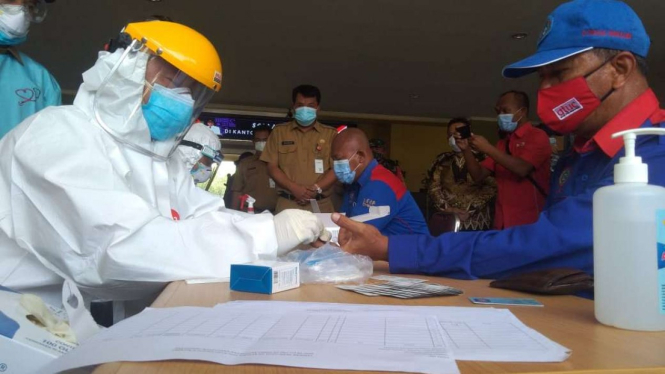 Buruh di Tangerang ikut tes COVID-19