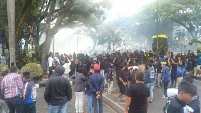 Demo di  Gedung DPRD Kota Malang ricuh