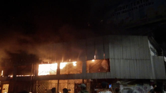 Bioskop di Senen yang dibakar massa demonstran