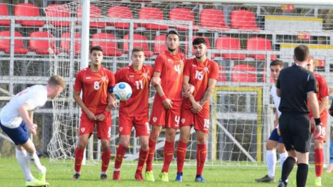 Timnas Makedonia Utara U-19 saat  melawan Inggris U-19.