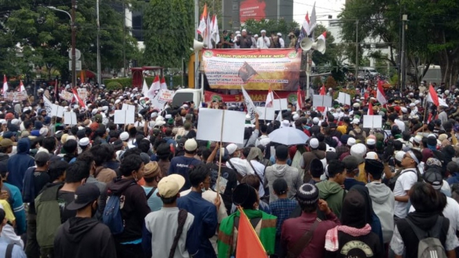 Demo PA 212 tolak Omnibus Law UU Cipta Kerja di Patung Kuda Jakarta, Selasa 13 Oktober 2020