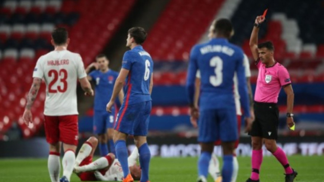 Bek Manchester United, Harry Maguire, diusir wasit di laga Inggris vs Denmark
