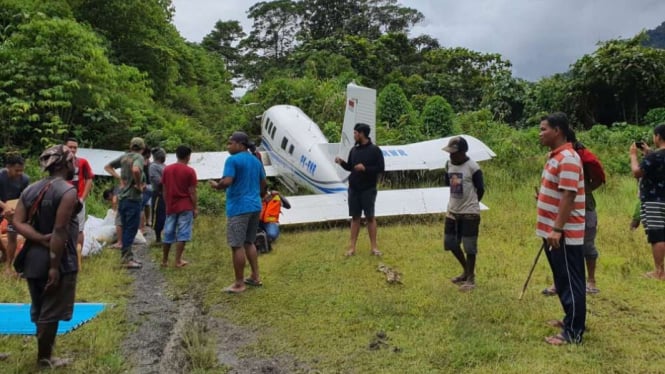 Pesawat tergelincir di Piniai Papua