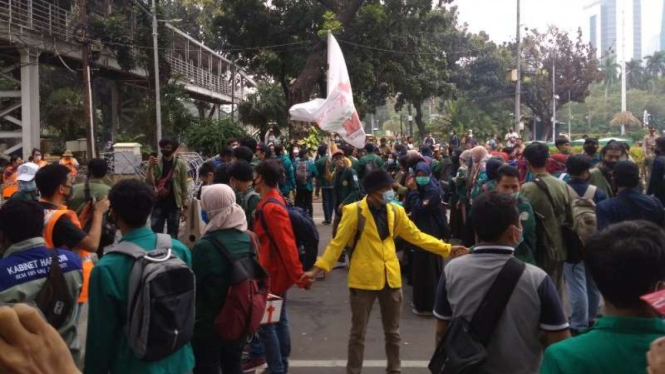 Demo BEM se-Indonesia di Patung Kuda, Jakarta